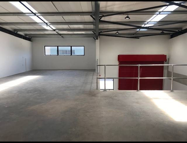 300M² WAREHOUSE TO LET IN GLEN ANIL